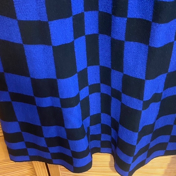 Stylish Knit Royal Blue and Black (irregular) Checkered Skirt L/XL - Picture 3 of 5